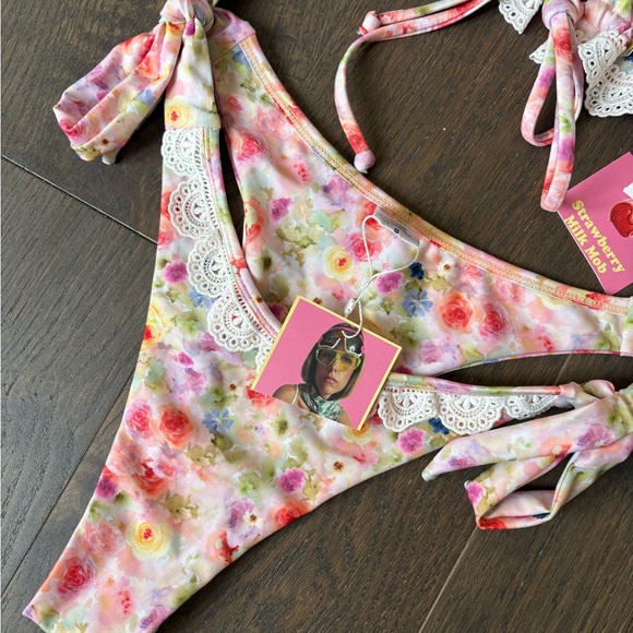 NWT Strawberry Milk Mob Buttersweet Samba Floral Lace Bikini Set Size Small - Picture 5 of 8